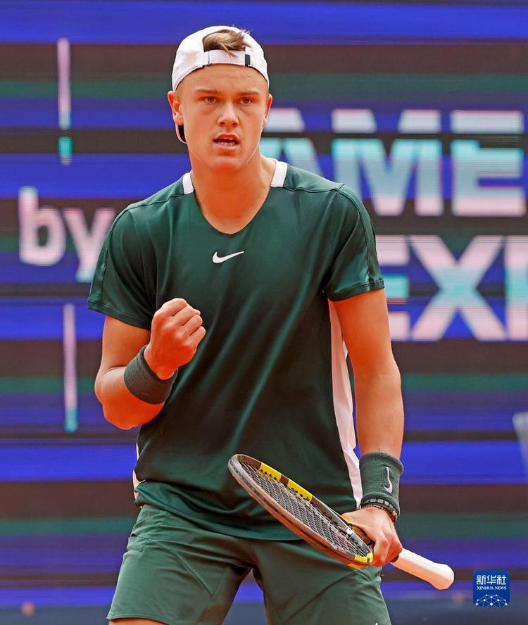 用高节奏逼 用高节奏逼